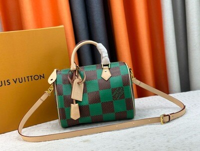 Louis Vuitton women bag LA37