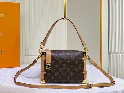 Louis Vuitton women bag LA63