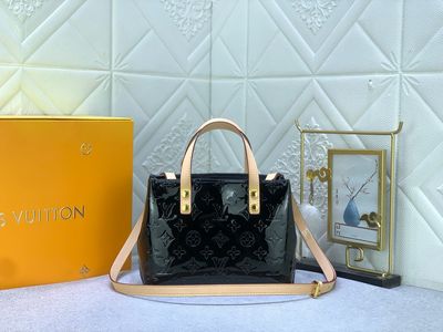 Louis Vuitton women bag LC11