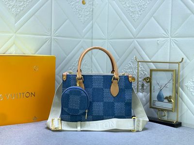 Louis Vuitton women bag LC13