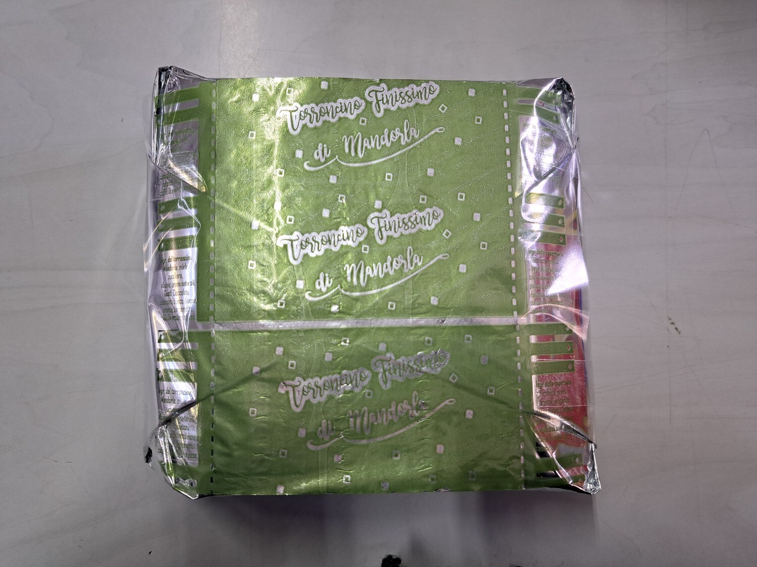 Carta Torrone Accoppiata Mis. 13 x 15 Cm 1 Kg Carta Torrone Accoppiata Mis. 13 x 15 Cm 1 Kg, Colore: Verde