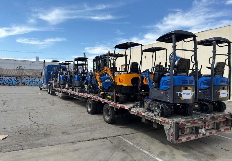 Top Compact & Mini Excavator Diggers- TYPHON Machinery