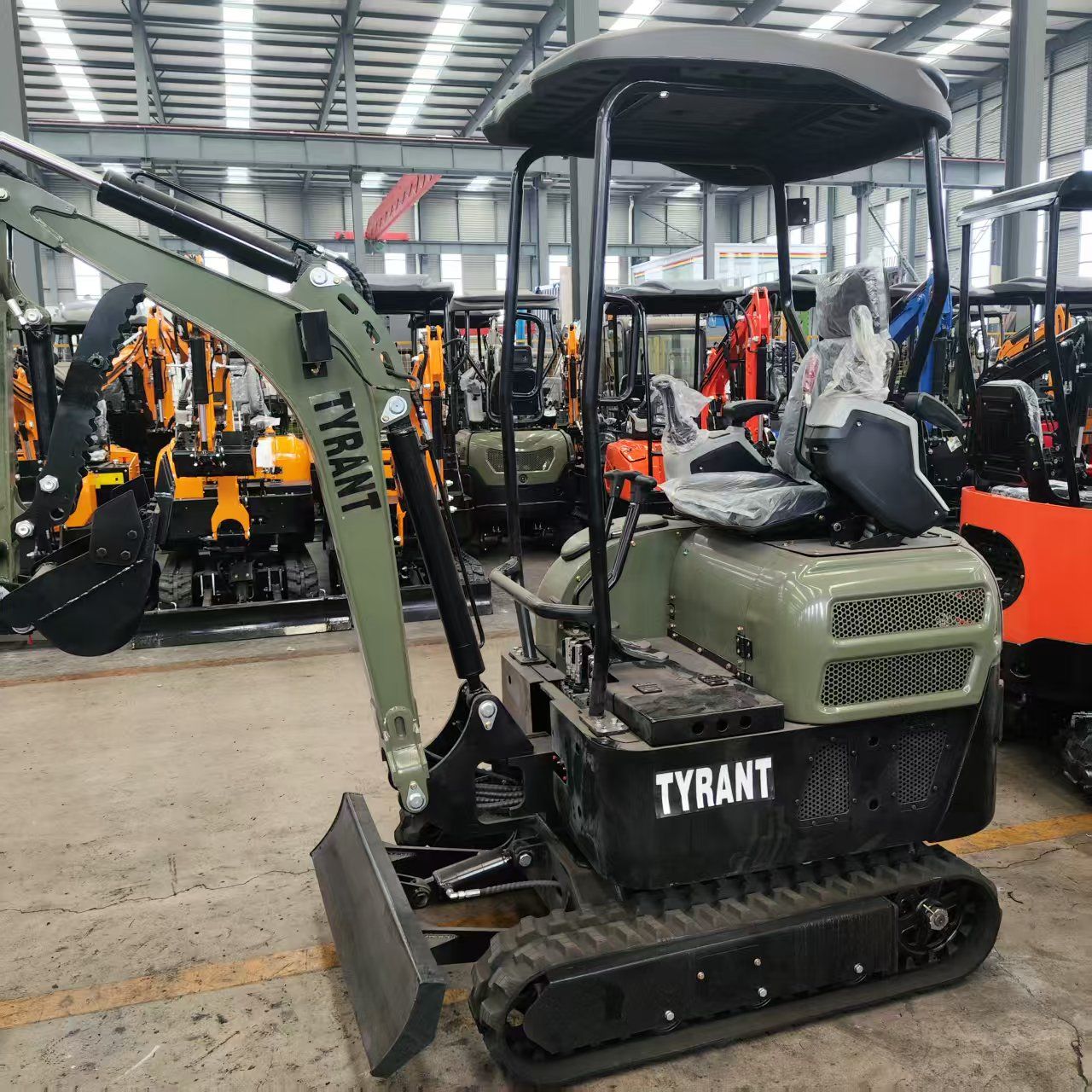 TYPHON TYRANT XXV  2.5 Ton Mini Excavator KUBOTA Diesel Engine USA