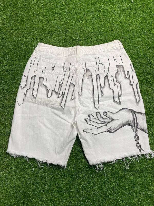Simple hand short