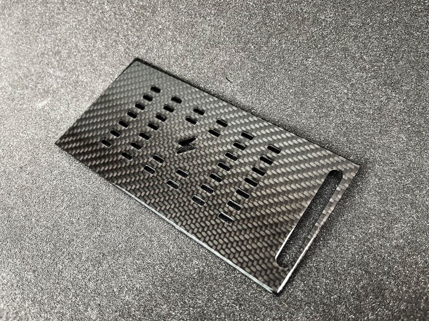 Carbon Abdeckung: Ablage / Ladeschale Hyundai Kona N