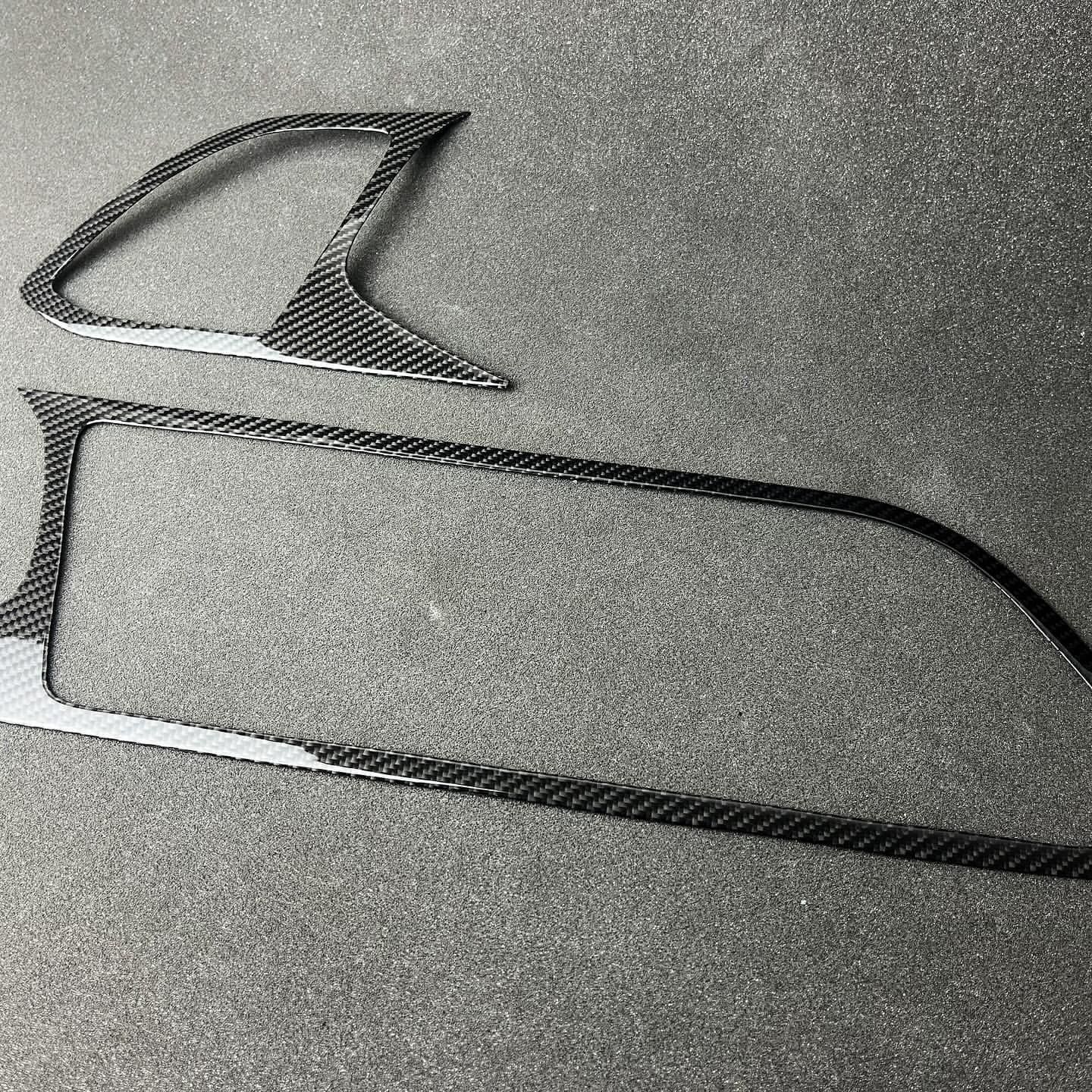 Seat / Cupra Leon 5F: Echt Carbon Cover für die Armaturenbrett Leisten