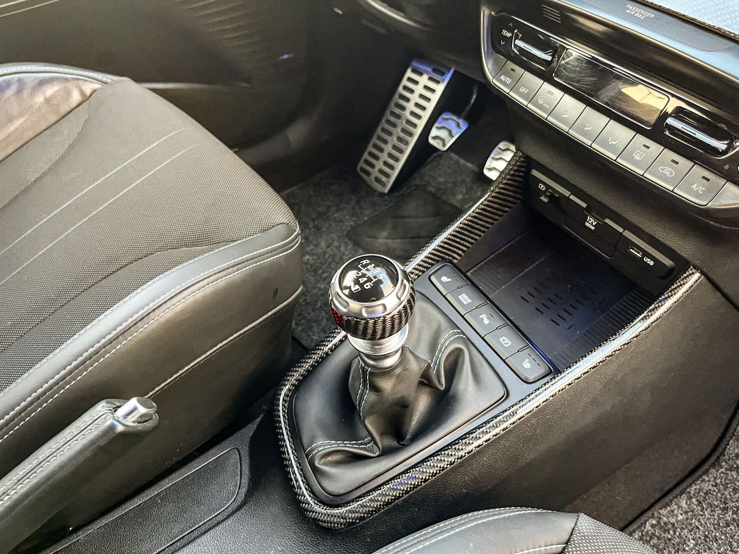 Echt Carbon Cover: Hyundai i20N Mittelkonsole