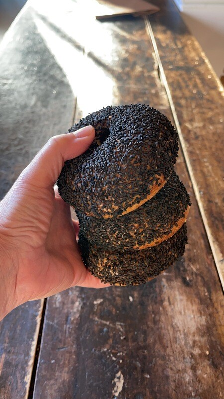 SOURDOUGH BAGEL - BLACK SESAME