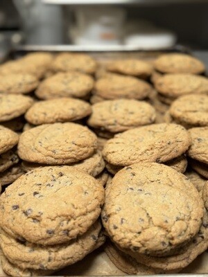 Toffee Chocolate Chip Cookie (VEGAN + Gluten-Free)