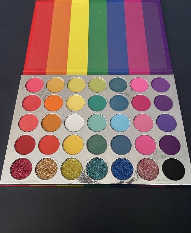 J Glamour’s Eye Shadow Palette
