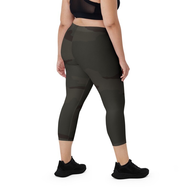 Midnight Camo Capri Yoga Leggings