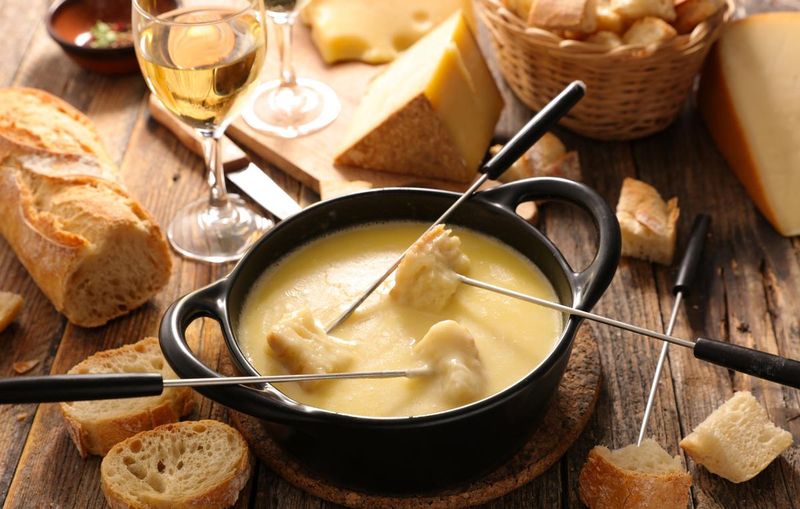 Swiss Fondue Moitié-Moitié
