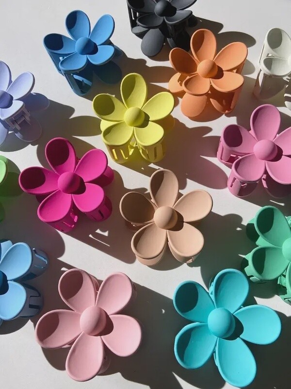 Big Daisy Flower Claw Hair Clip