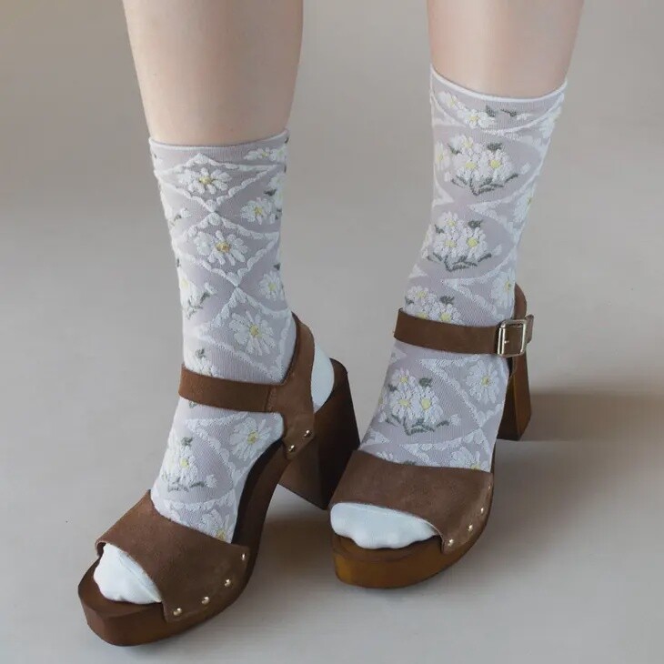 Taupe/Vintage Daisy Floral Pattern Casual Socks