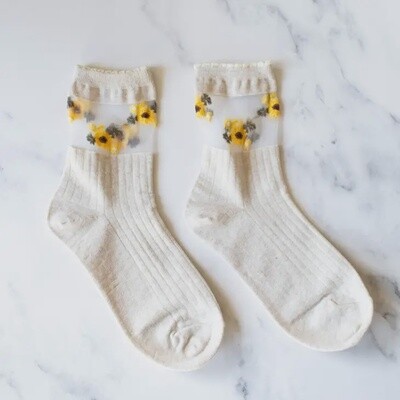 Vintage Flower Mesh Socks- Oatmeal