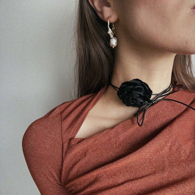 Rose Choker Necklace