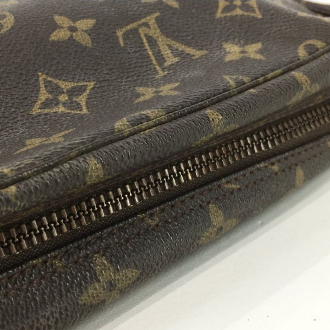 Louis Vuitton Monogram Trousse Toilette 23