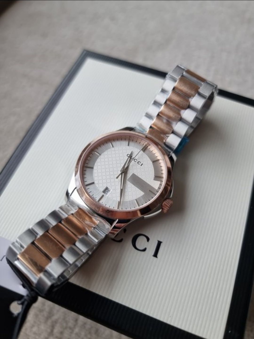 Gucci  Unisex Rose gold Steel wrist watch