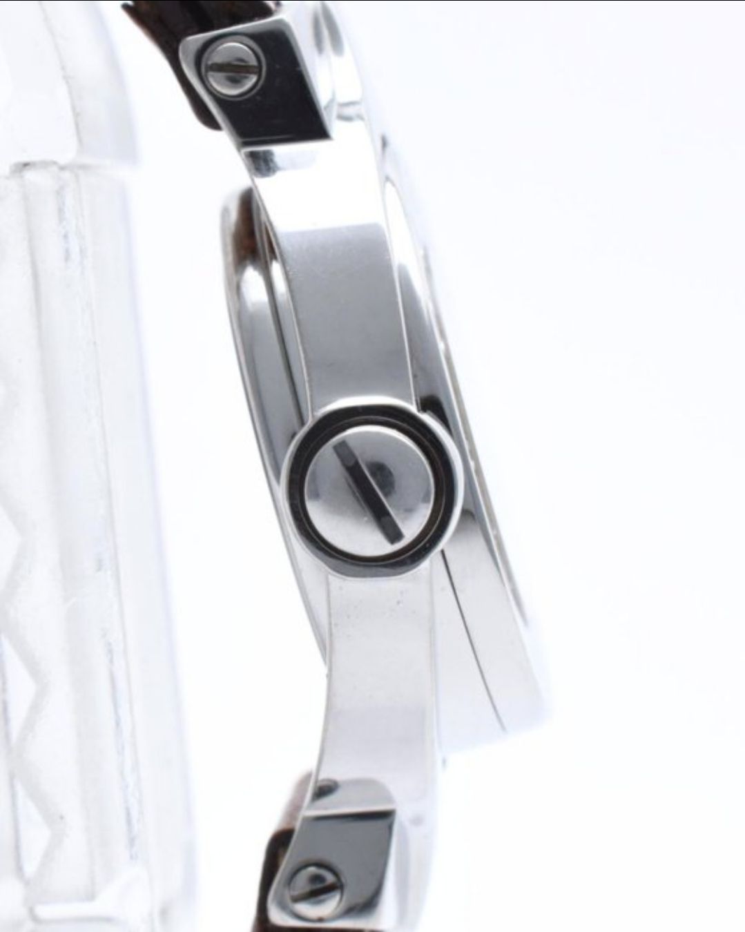 Gucci Brown leather StrapWatch flip Face 6600L