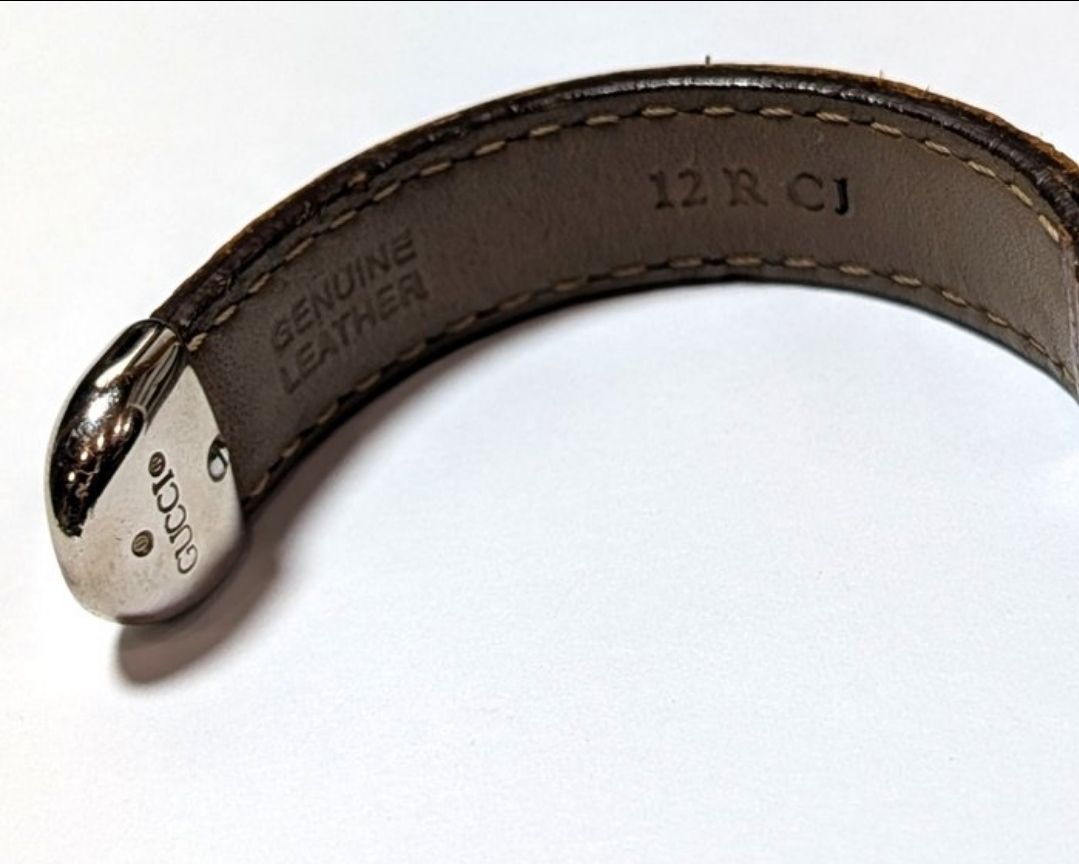 Gucci Brown leather StrapWatch flip Face 6600L