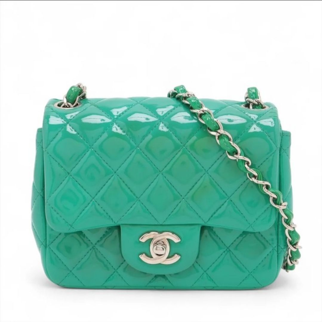  Chanel Green Patent leather  Matelassé 17 mini Single Flap Bag