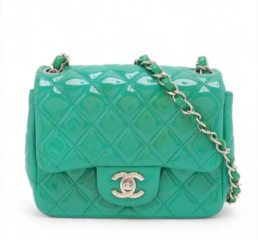 Chanel Mini Matelassé 17 Single Flap Bag – Green Patent Leather 