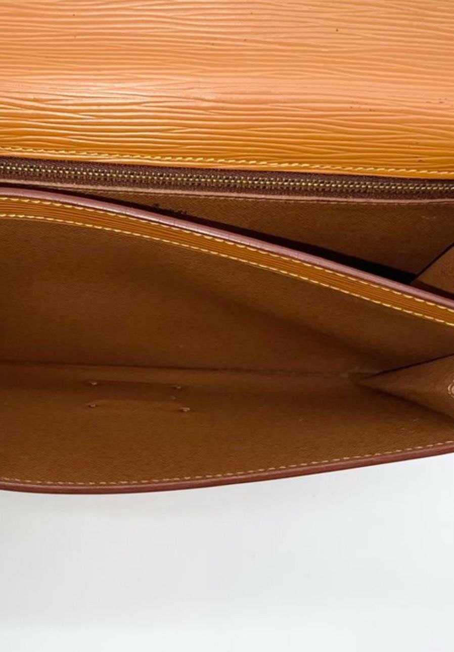 Louis Vuitton Cognac brown Serie Dragonne Epi leather Clutch bag 