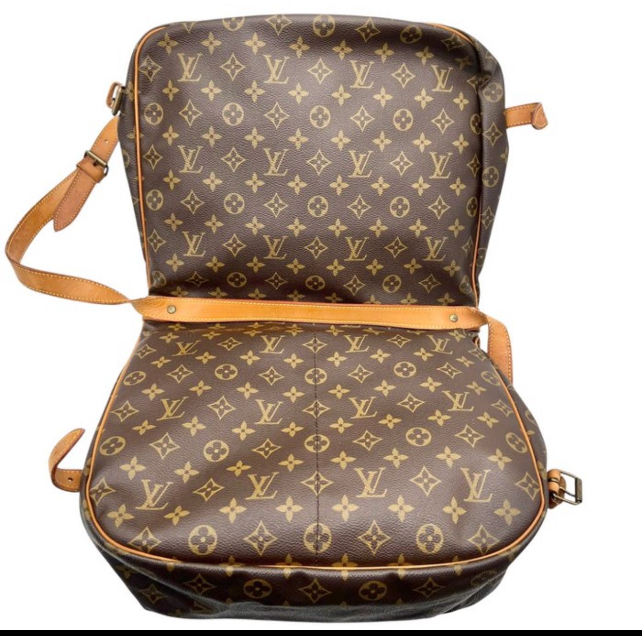 Louis Vuitton monogram Samiur 32 crossbody bag