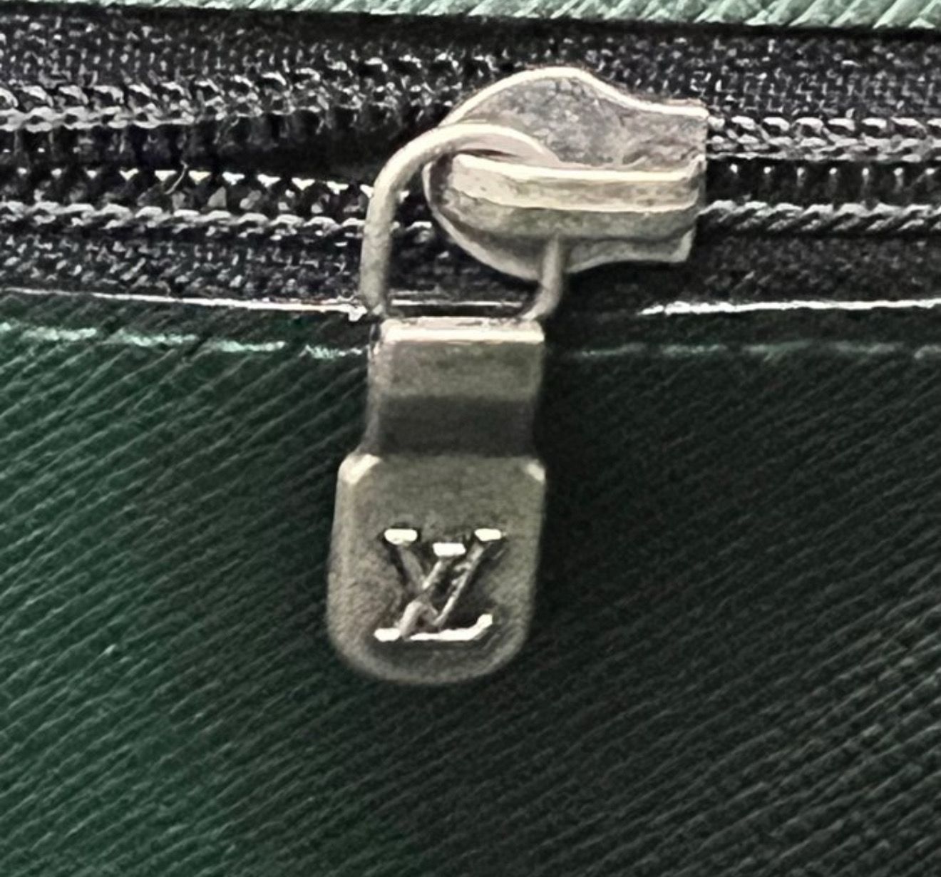 Louis Vuitton Green Taiga Volga Clutch / organizer