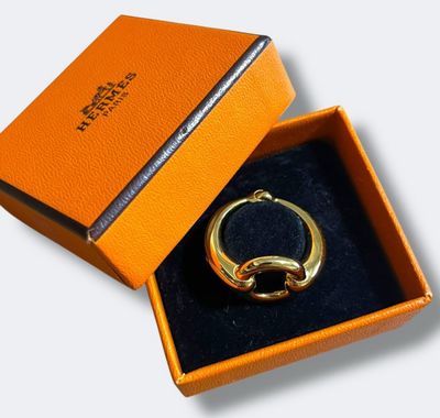 Hermès “Mors” Scarf Ring – Gold-Plated Equestrian Design