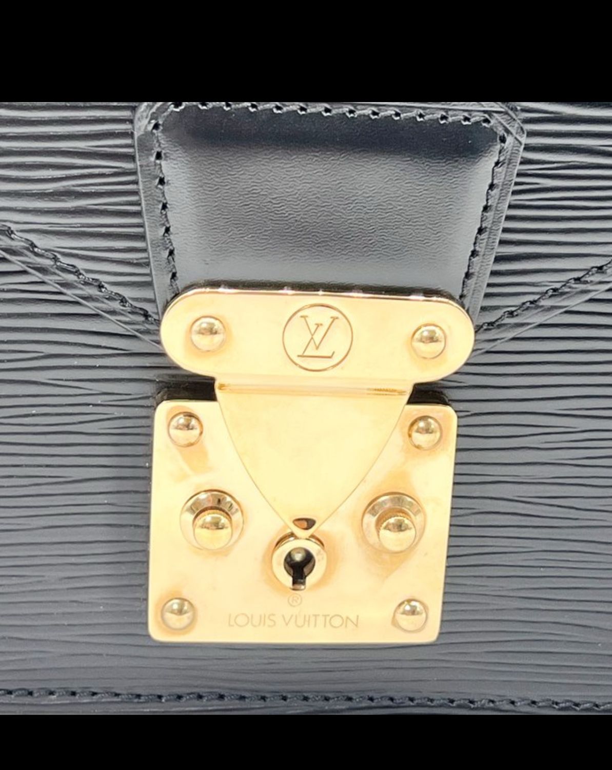 Louis Vuitton Black Serie Dragonne Clutch Epi leather bag