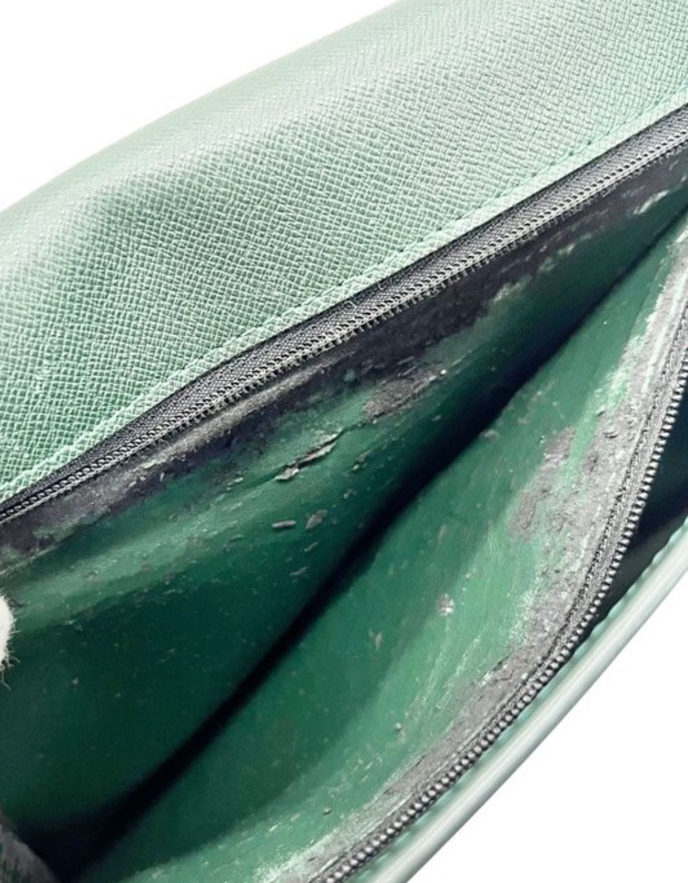 Louis Vuitton Green Taiga Volga Clutch / organizer