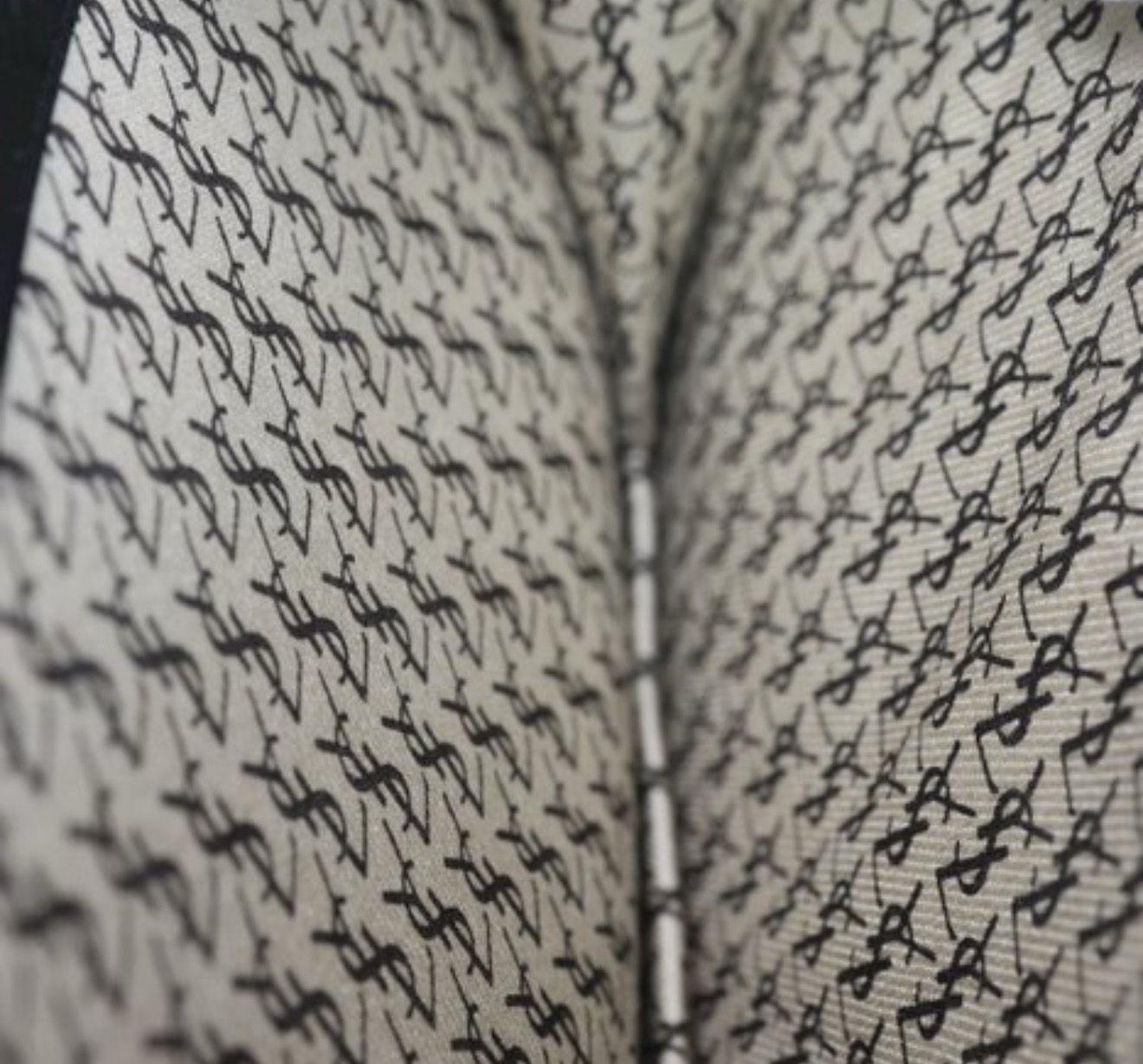 Yves Saint Laurent Black leather Y Logo shoulder bag