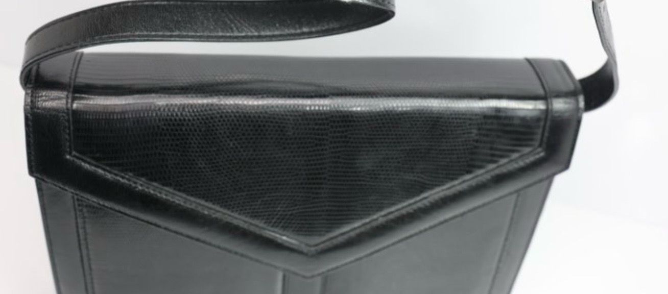 Yves Saint Laurent Black leather Y Logo shoulder bag