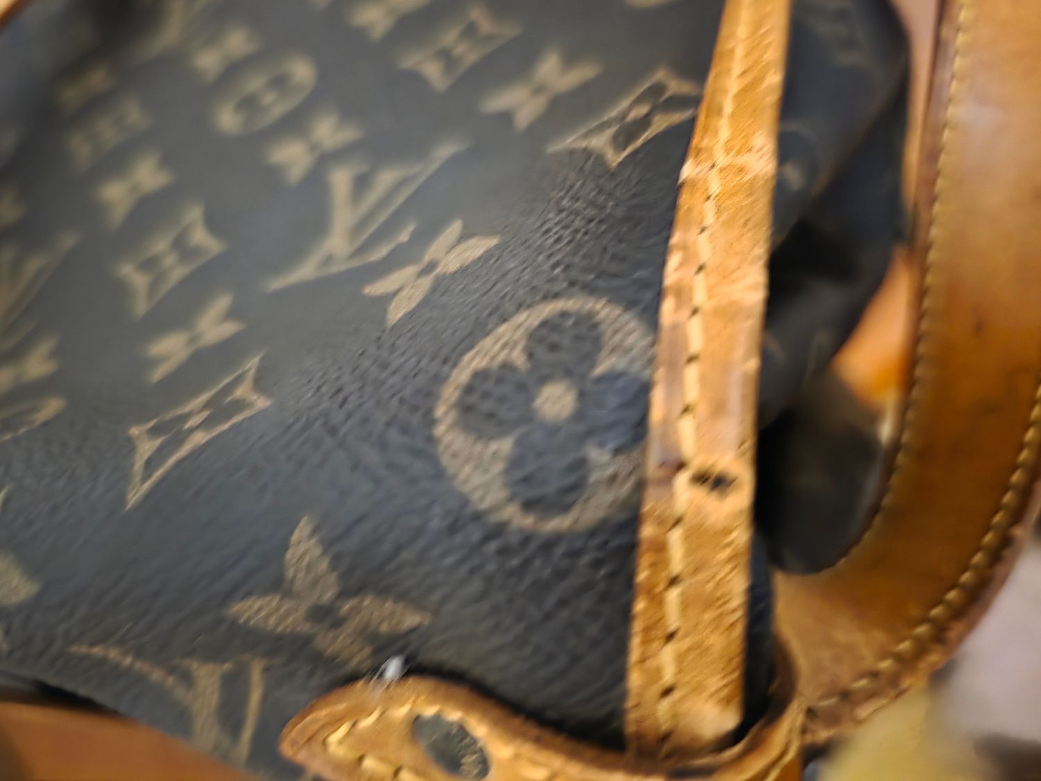 Louis Vuitton monogram Samiur 32 crossbody bag