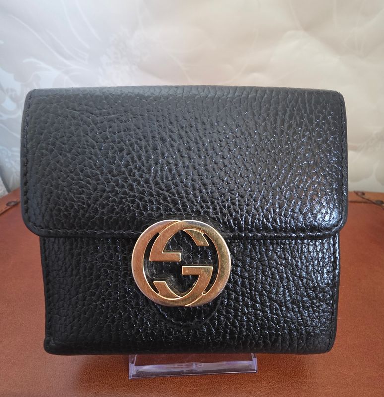Gucci Black Bi-Fold long leather Wallet 