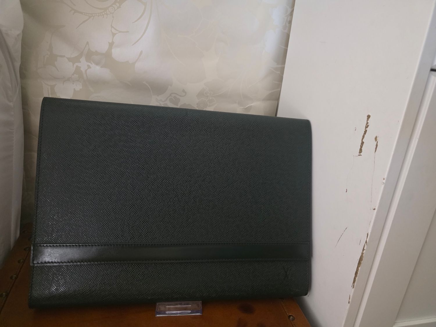 Louis Vuitton Green Taiga Volga Clutch 