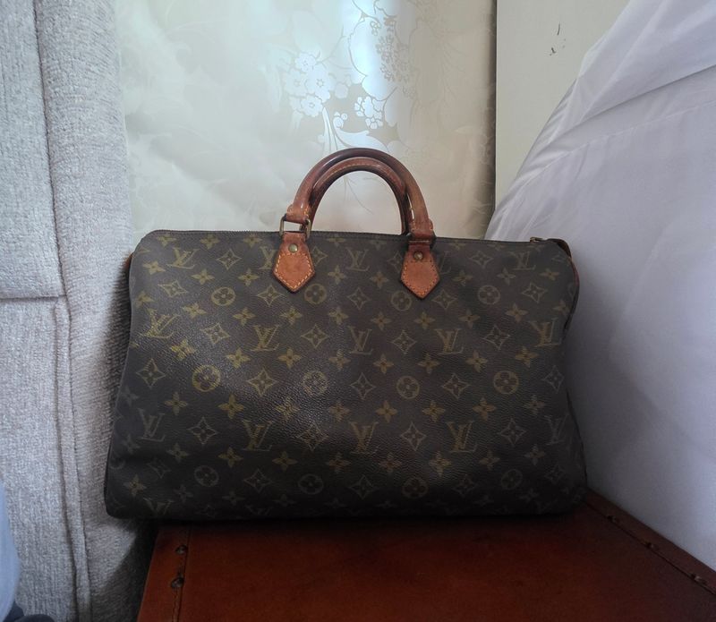 Louis Vuitton Speedy 40 Monogram Handbag