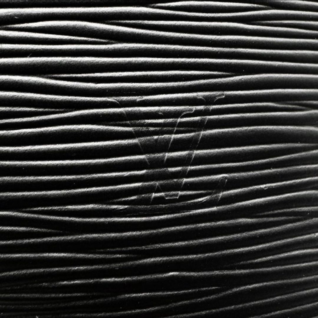 Louis vuitton Alma MM black epi leather