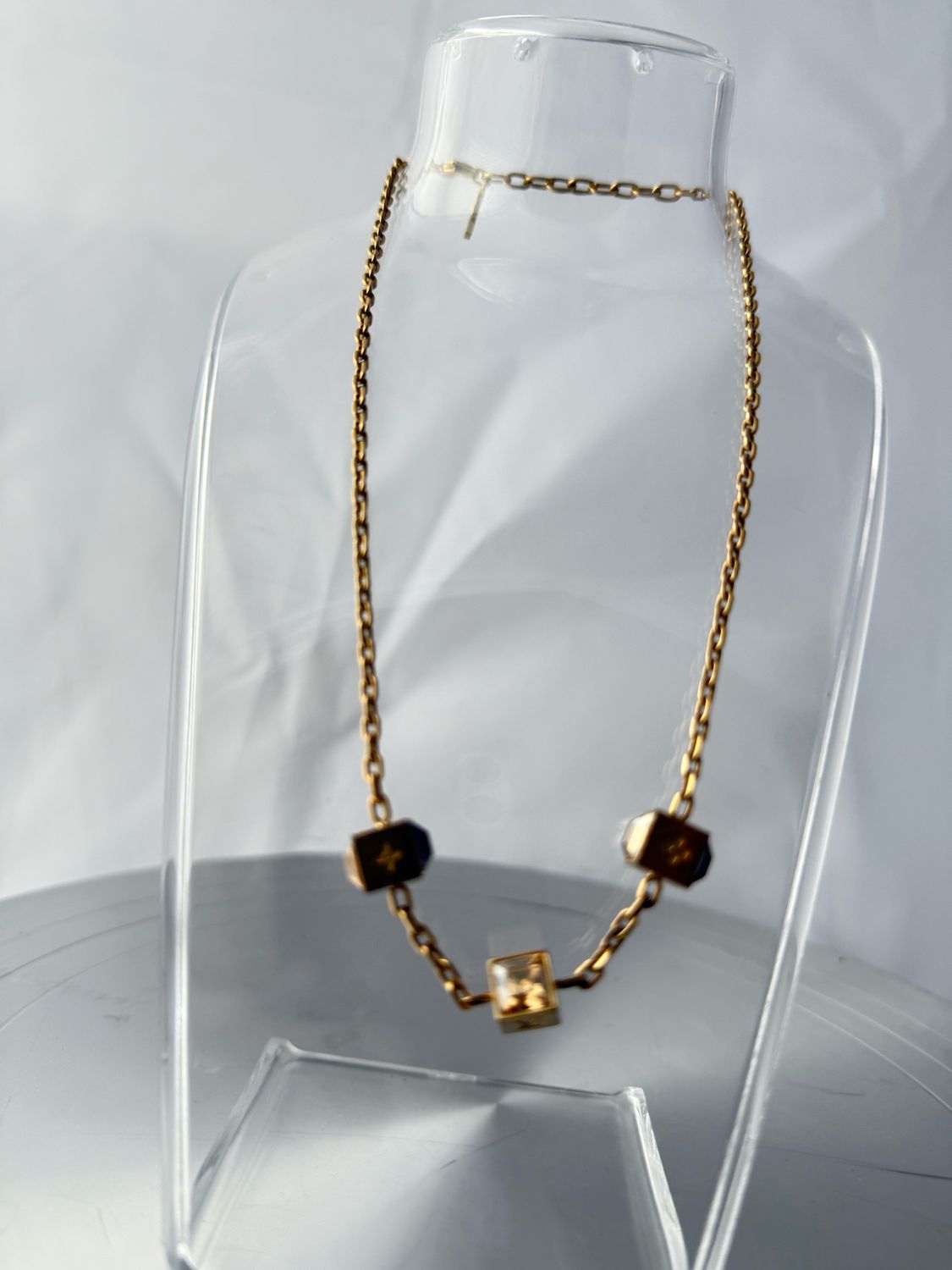 Louis Vuitton Collier Gamble Necklace gold Played