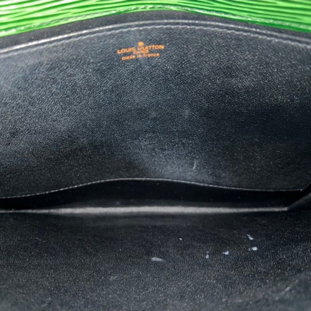 Louis Vuitton Jena clutch Green Epi Leather 