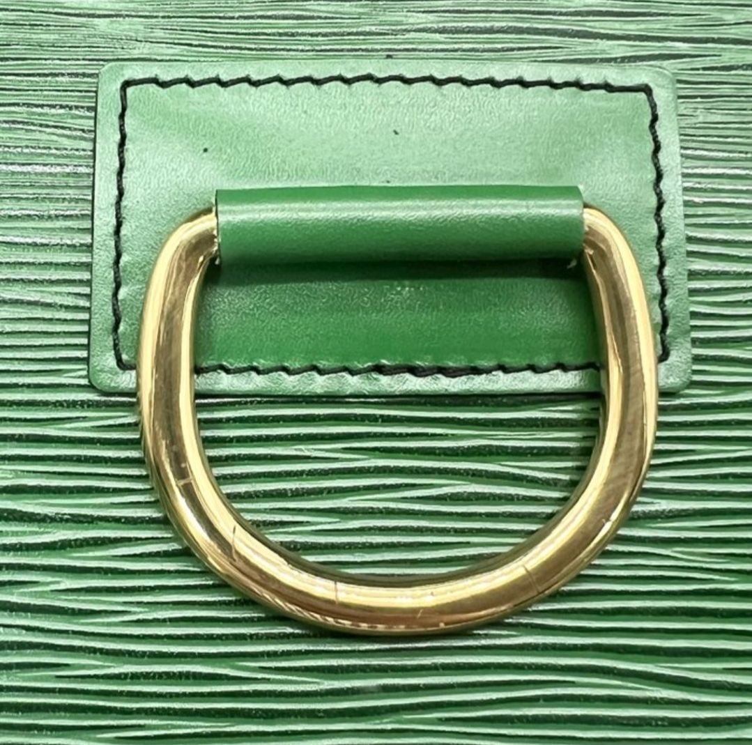 Louis Vuitton Jena clutch Green Epi Leather 