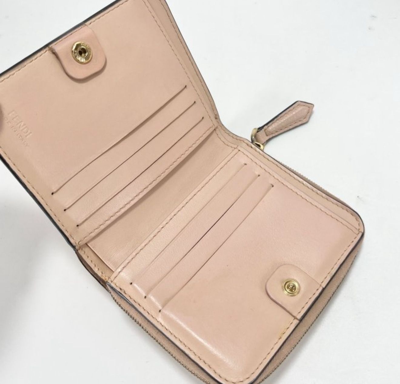 Fendi Logo Bifold leather Wallet Pink Poured