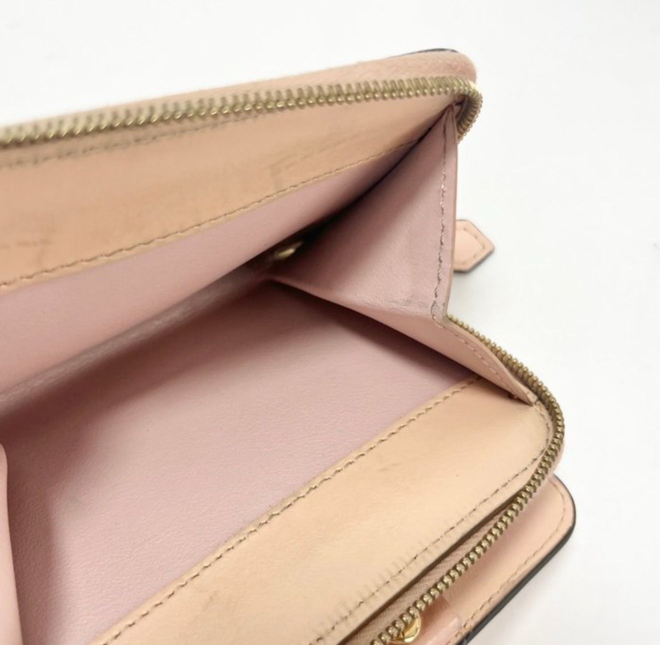 Fendi Logo Bifold leather Wallet Pink Poured