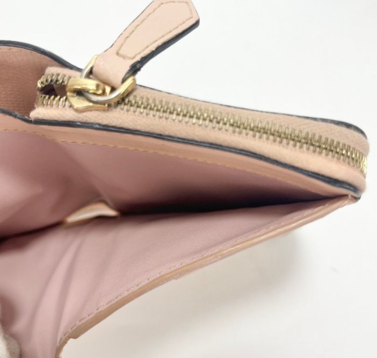 Fendi Logo Bifold leather Wallet Pink Poured