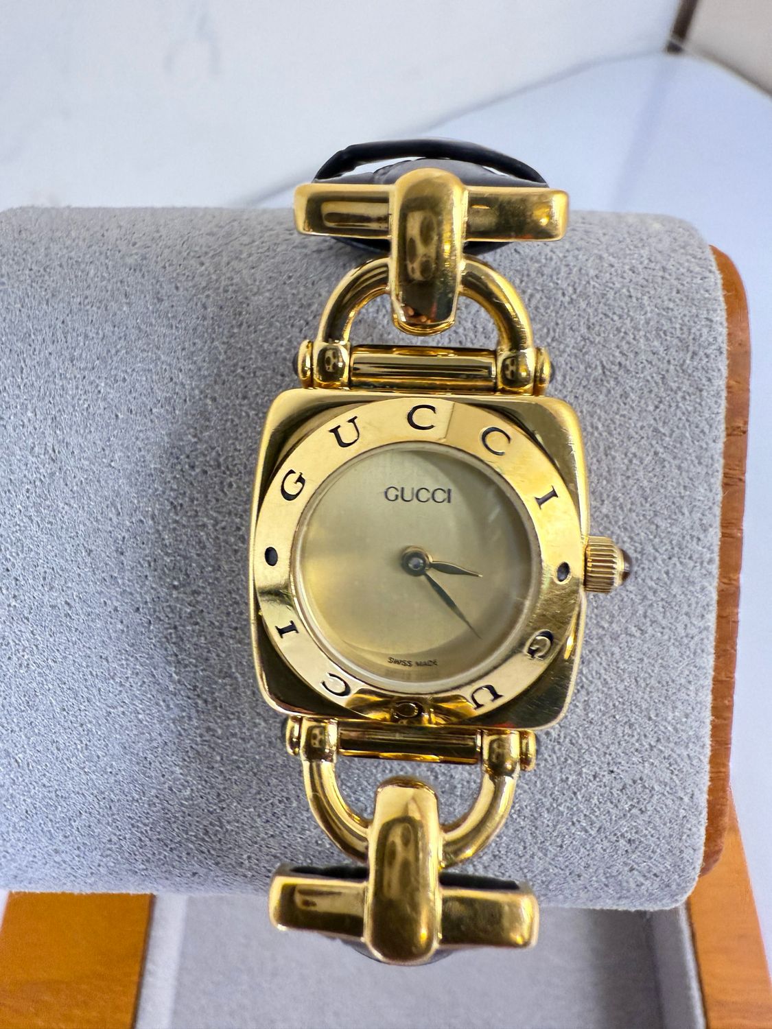 Gucci Wristwatch Gold