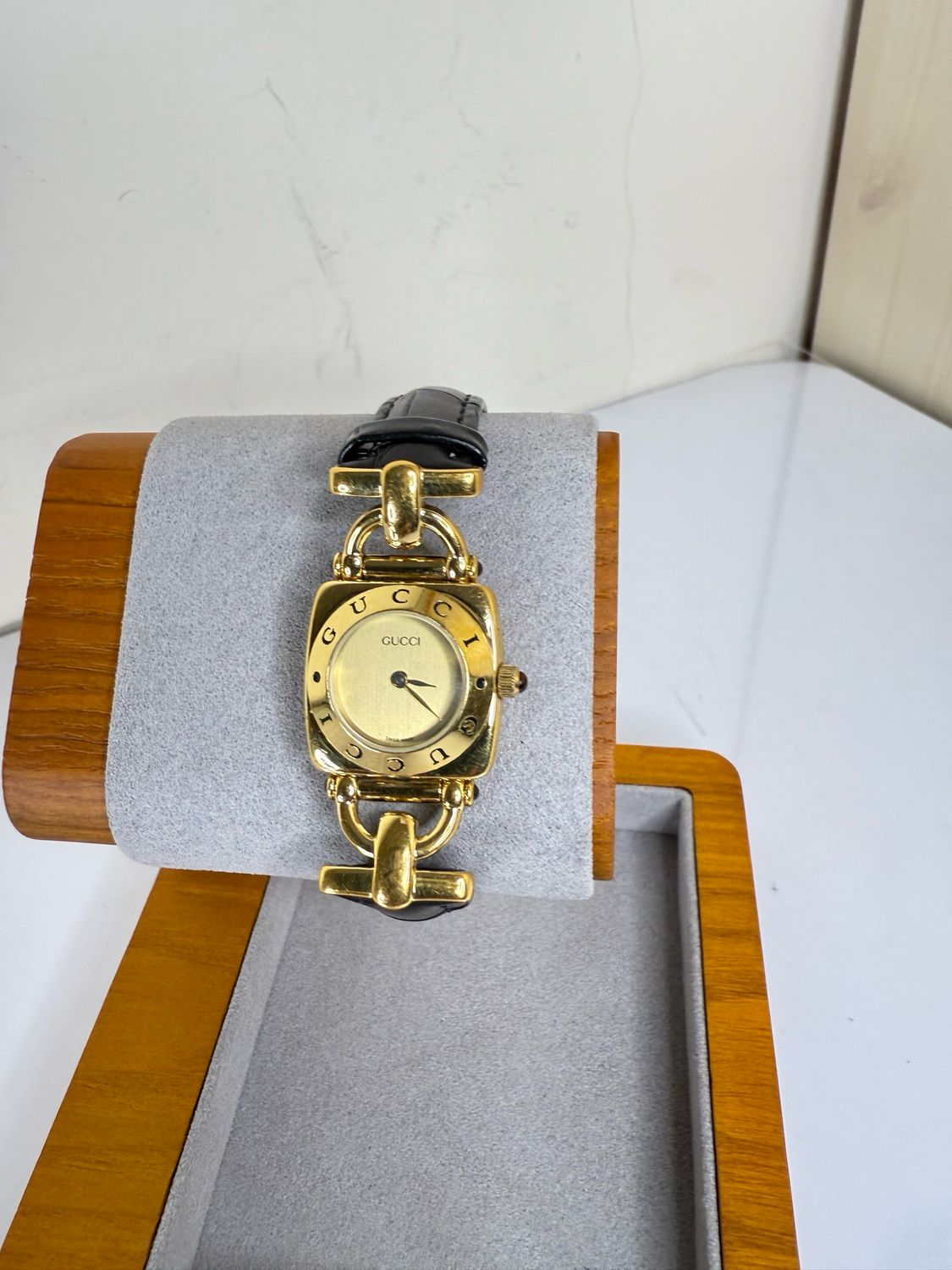 Gucci Wristwatch Gold