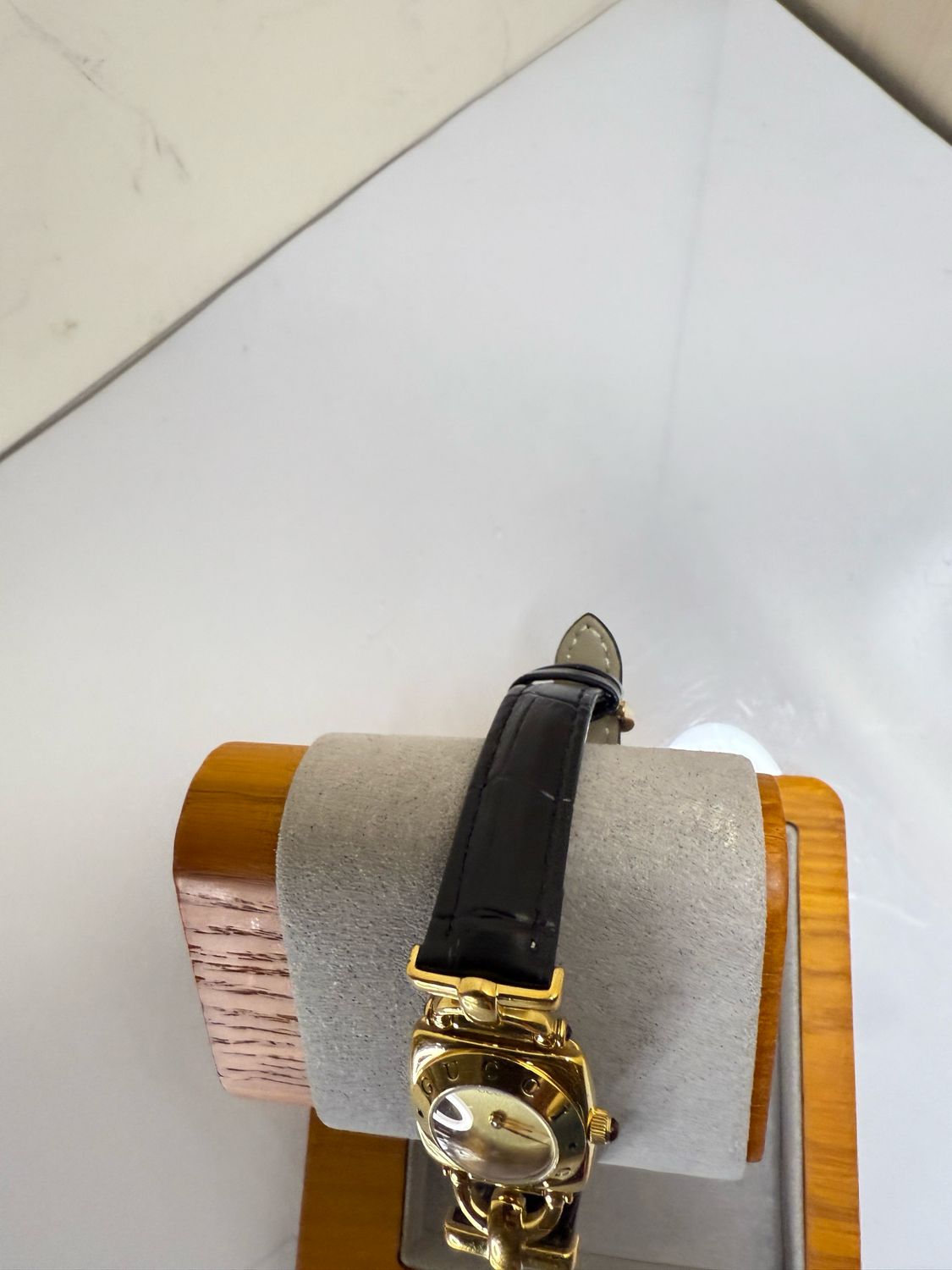 Gucci Wristwatch Gold