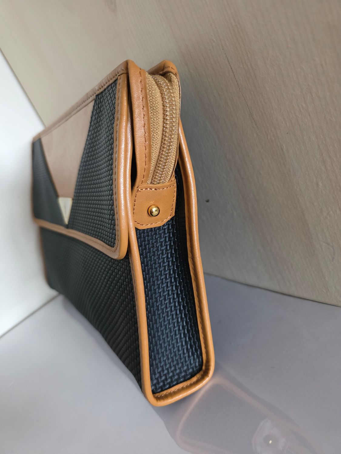 Name Yves Saint Laurent pouch black and camel