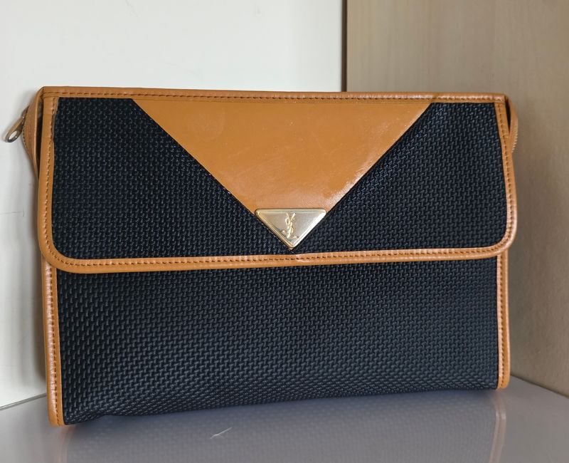 Name Yves Saint Laurent pouch black and camel